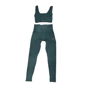 setactive set ! in a beautiful olive color